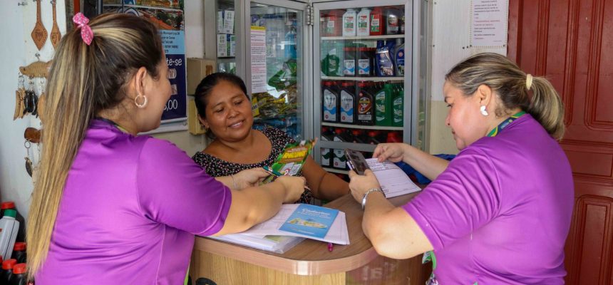 O Governo do Amazonas, por meio da Empresa Estadual de Turismo (Amazonastur), inicia um pacote de ações voltado para os prestadores de serviços turísticos no município de Tefé (a 523 quilômetros de Manaus). A programação, com início hoje (13) até o dia 19 de fevereiro, inclui visitas técnicas, atendimentos volantes para credenciamento no Amazonas To Go, orientações sobre as linhas de financiamento do programa +Crédito Amazonas Turismo e a realização do Workshop Turismo Sustentável.