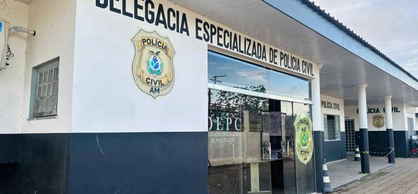 A Polícia Civil do Amazonas (PC-AM), por meio da Delegacia Interativa de Polícia (DIP) de Tefé (a 523 quilômetros de Manaus), com o apoio da Guarda Civil Municipal (GCM), deflagrou, na terça-feira (1º/07), a Operação Interior Mais Seguro, que cumpriu mandado de busca e apreensão e resultou nas prisões em flagrante de Ariel Castilho Lopes, 29; Eukson Pantoja Barbosa, 34; e Kevyn Rodrigues dos Santos, 23, pelo crime de tráfico de drogas.