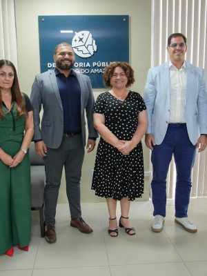 A Defensoria Pública do Amazonas (DPE-AM) recebeu, na segunda-feira (04), representantes da Secretaria de Estado dos Direitos da Pessoa com Deficiência (SEPcD), para iniciar as tratativas para ações no interior do estado voltadas para pessoas com deficiência. A primeira atividade está prevista para o dia 23 de setembro, em Tefé (523 quilômetros distante de Manaus).