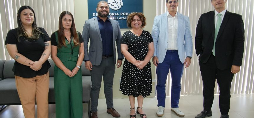A Defensoria Pública do Amazonas (DPE-AM) recebeu, na segunda-feira (04), representantes da Secretaria de Estado dos Direitos da Pessoa com Deficiência (SEPcD), para iniciar as tratativas para ações no interior do estado voltadas para pessoas com deficiência. A primeira atividade está prevista para o dia 23 de setembro, em Tefé (523 quilômetros distante de Manaus).