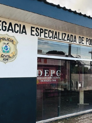 A Polícia Civil do Amazonas (PC-AM), por meio da Delegacia Especializada de Polícia (DEP) de Tefé (a 523 quilômetros de Manaus), prendeu em flagrante, na quarta-feira (20), um homem, de 36 anos, por descumprimento de medida protetiva em favor de sua ex-companheira, de 31 anos.