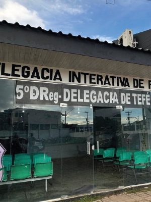 A Polícia Civil do Amazonas (PC-AM), por meio da Delegacia Interativa de Polícia (DIP) de Tefé (a 523 quilômetros de Manaus), em ação integrada com a Polícia Militar do Amazonas (PMAM), prendeu em flagrante, no domingo (10), um homem, 27, pelo crime de importunação sexual contra uma mulher de 29 anos. O crime ocorreu em via pública, em frente a unidade policial.