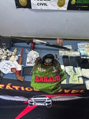 Uma operação conjunta da Polícia Civil do Amazonas (PC-AM), Polícia Militar do Amazonas (PMAM) e Guarda Civil Municipal (GCM) resultou na prisão de 11 pessoas acusadas de integrarem um grupo criminoso que atuava em um “Tribunal do Crime” na cidade de Tefé, distante 523 quilômetros de Manaus. A ação, denominada Operação Ruptura, foi realizada na quinta-feira (16) pela Delegacia Interativa de Polícia (DIP) de Tefé.